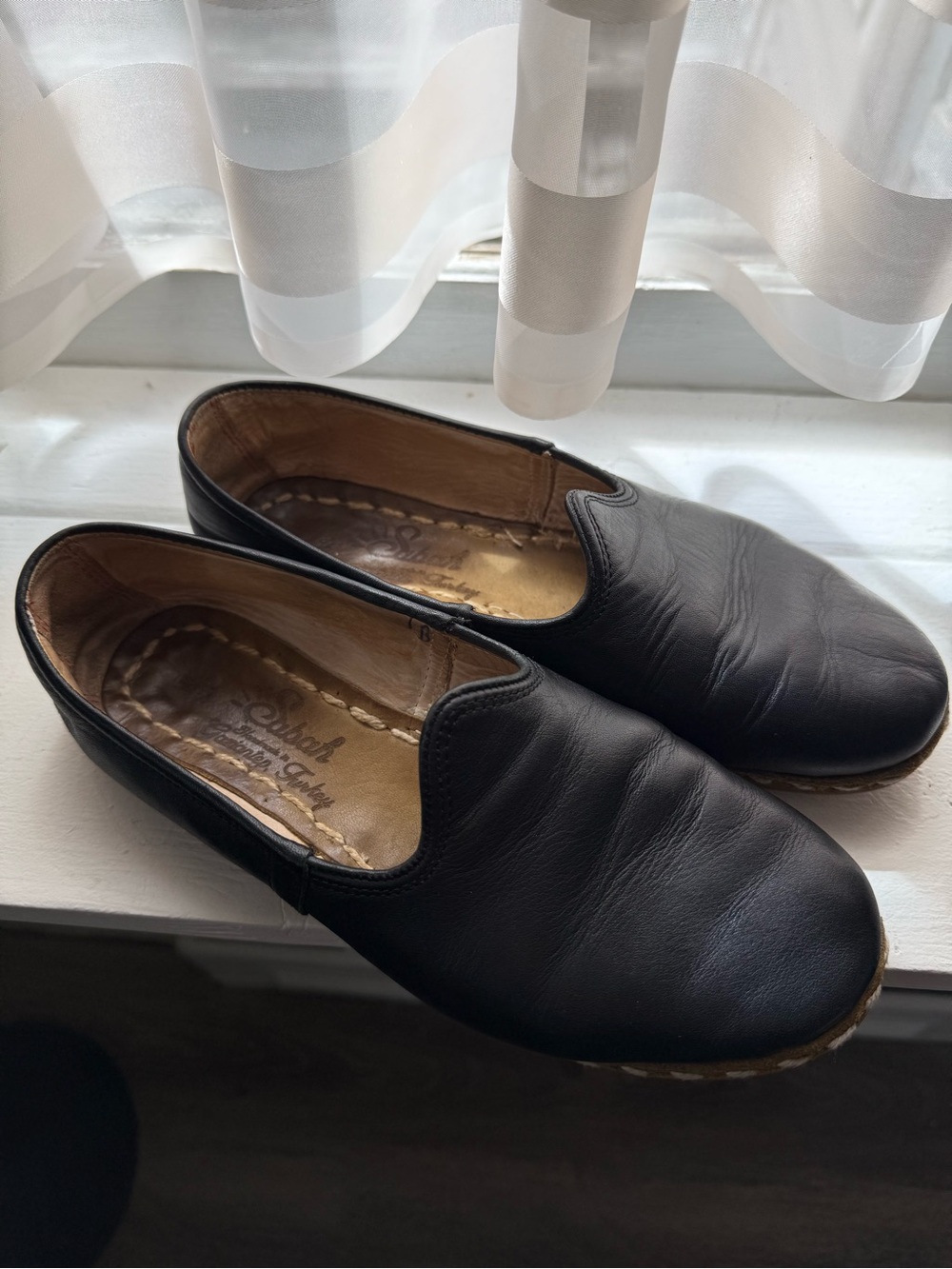 Sabah Black Leather Flats